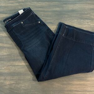 Chico’s Pull On Wide Leg Crop Jeans. Size 1.5P in Chico’s (10P US Size).
